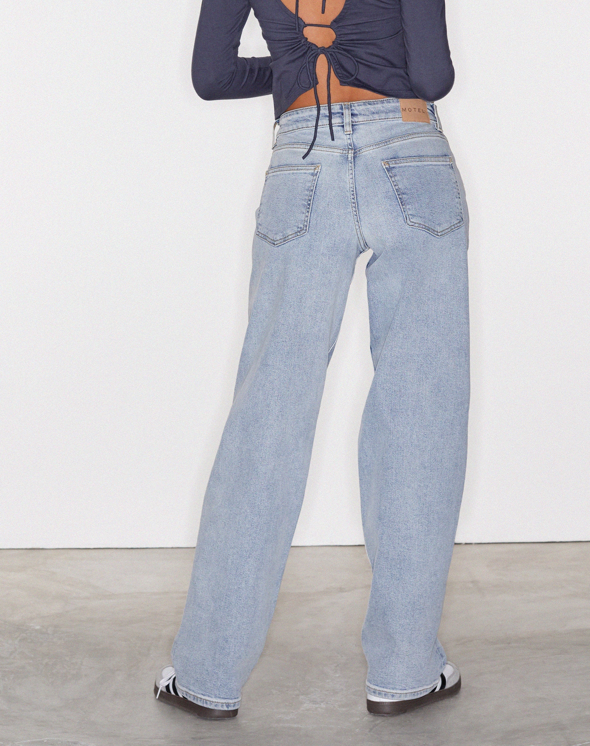 Low Rise Parallel Jeans in Light Wash Blue