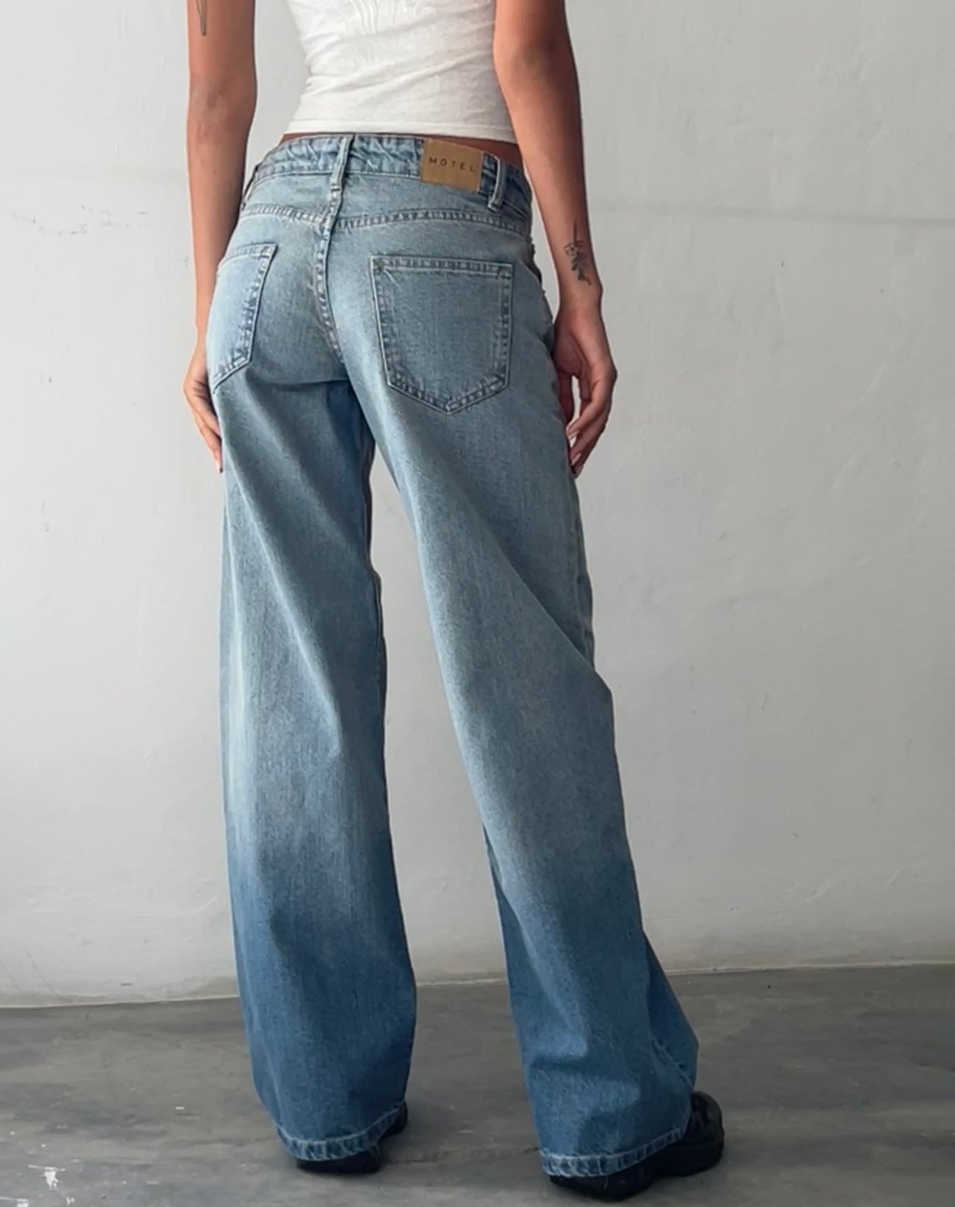 Low Rise Parallel Jeans in Vintage Bleach