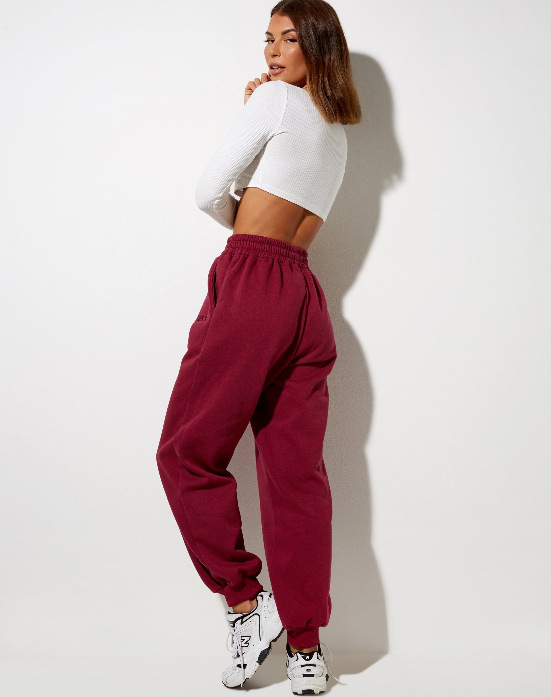 Roider Jogger in Burgundy 'Angel' Embro