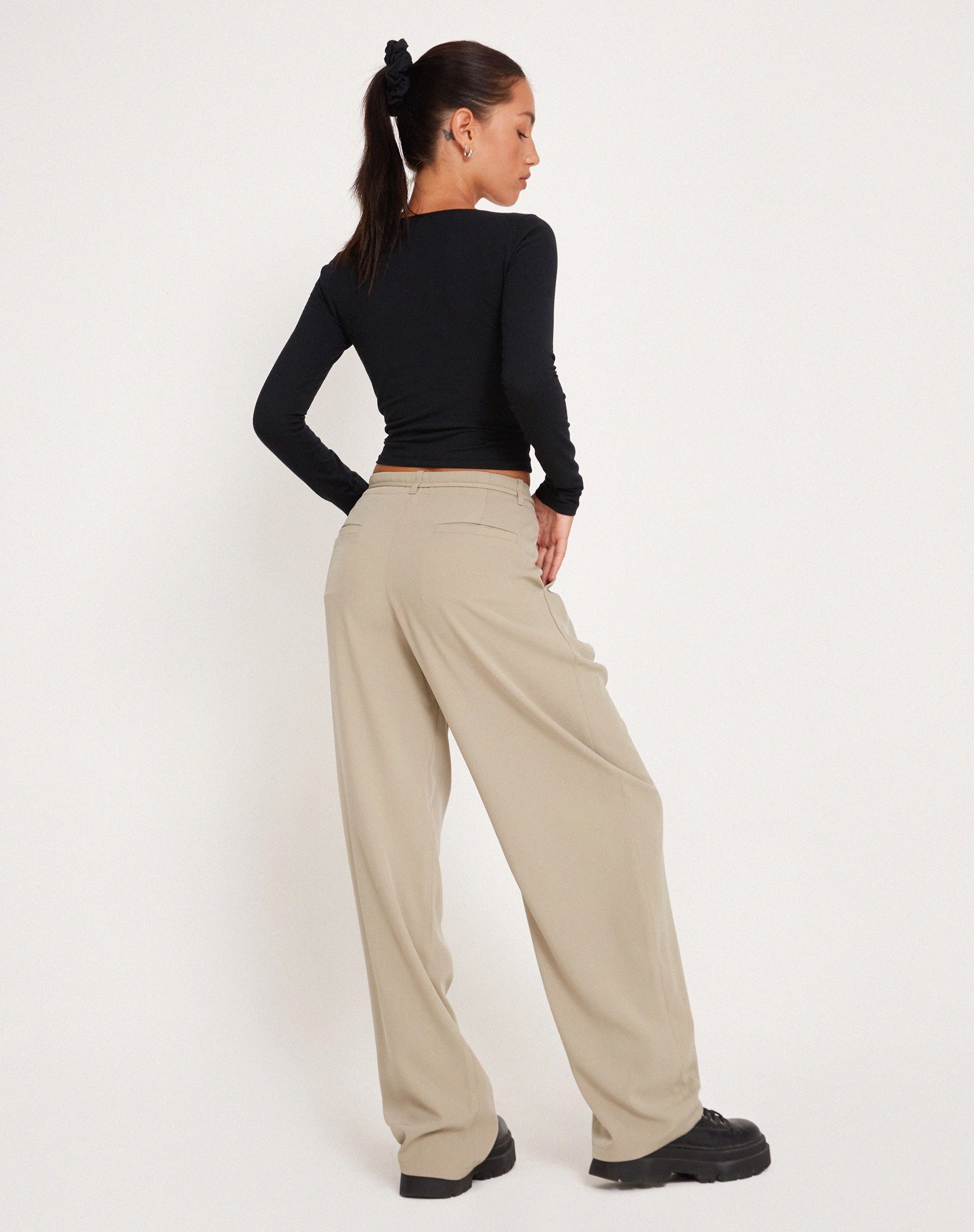 Sabria Trouser in Tailoring Taupe
