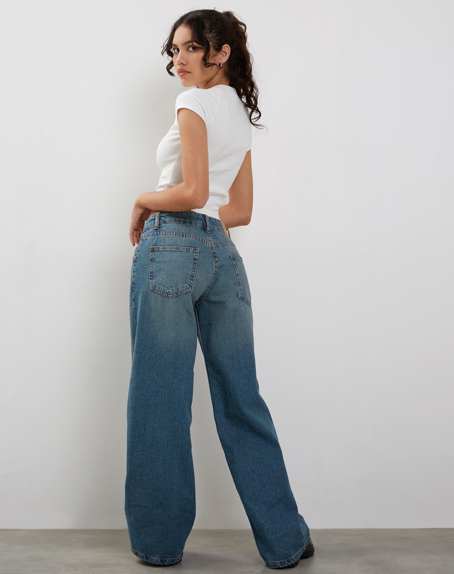 Tasley Ribbed Folded Sleeve Tee in White