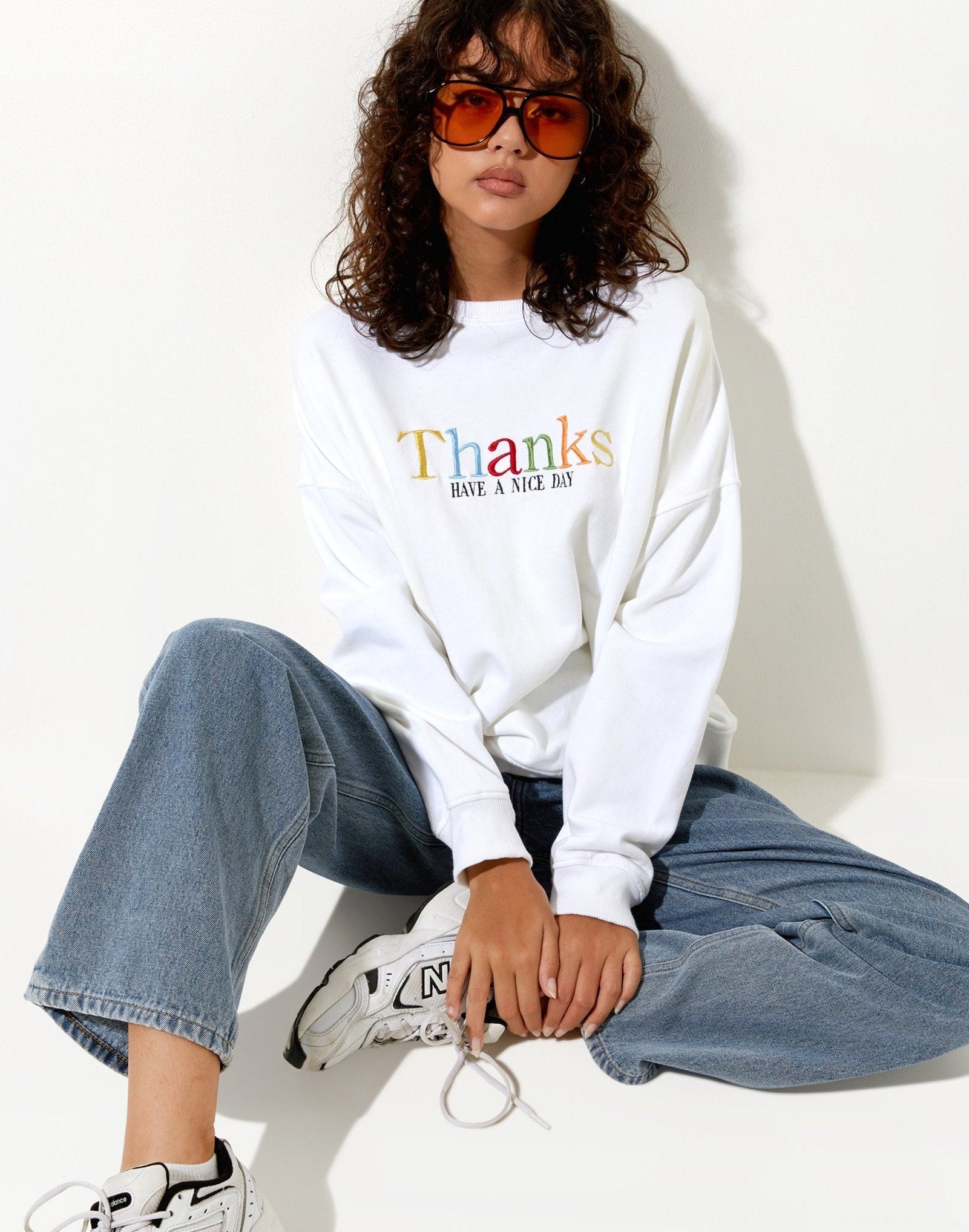 Ted Sweatshirt in White Thank You Have A Nice Day Embro