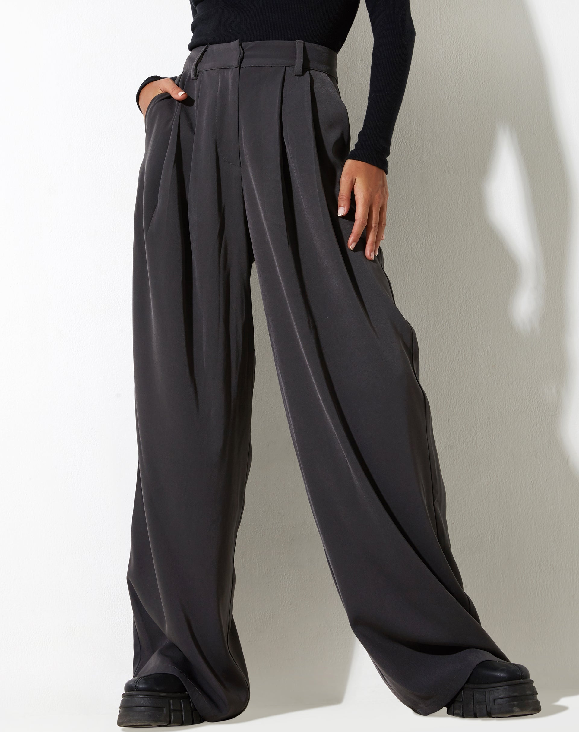 Yeka Trouser in Tailoring Charcoal